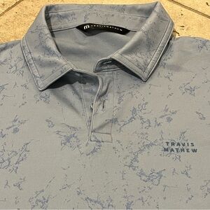Travis Mathew Men’s Blue Warmer Tides Scoop Golf Polo Size Medium NWT $100